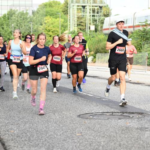06.09.2026 - CURREX Alsterlauf Dr. Thomas Lammeyer http://msf.ph/oto/10132372 06.09.2026 09:56:26 Laufen 8212, 5377, 3179, 53, 5055, 5056, 2947, 2660, 2676 meine-sportfotos.de