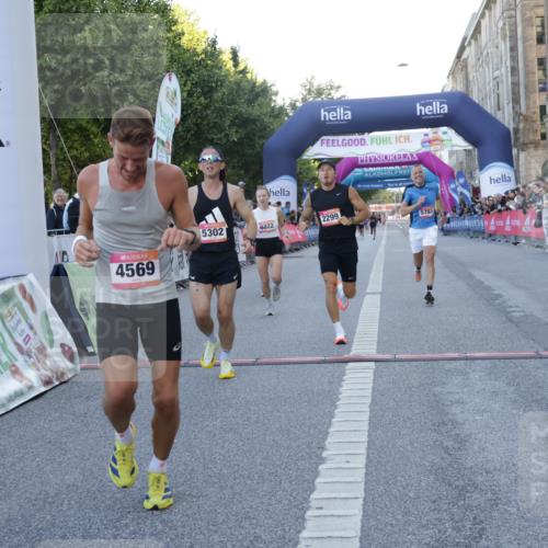 06.09.2026 - CURREX Alsterlauf Yannick Fuchs http://msf.ph/oto/10132390 06.09.2026 09:40:18 Ziel 2299, 2831, 3990, 4569, 4636, 5150, 5302, 5322, 5399, 5783, 5828, 5989, 6026, 6222 meine-sportfotos.de