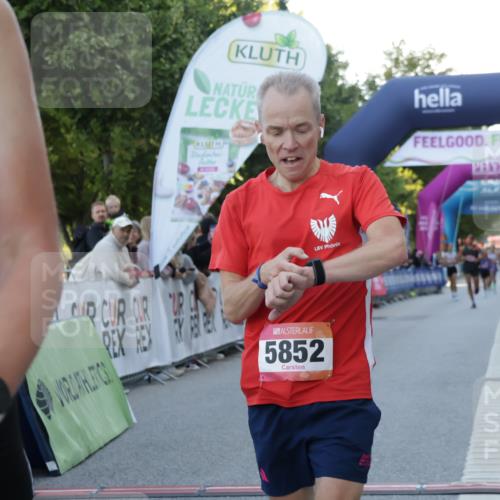 06.09.2026 - CURREX Alsterlauf Yannick Fuchs http://msf.ph/oto/10132460 06.09.2026 09:40:25 Ziel 2299, 3990, 4569, 4636, 5302, 5399, 5783, 5828, 5852, 6222 meine-sportfotos.de