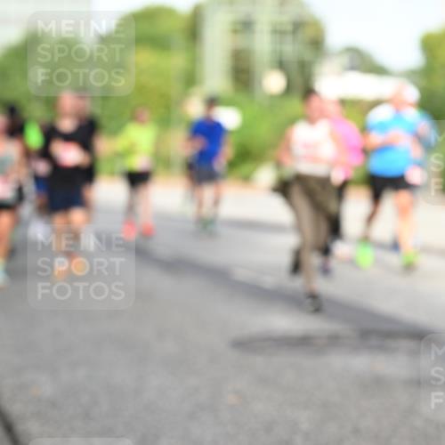 06.09.2026 - CURREX Alsterlauf Dr. Thomas Lammeyer http://msf.ph/oto/10132500 06.09.2026 09:56:39 Laufen  meine-sportfotos.de