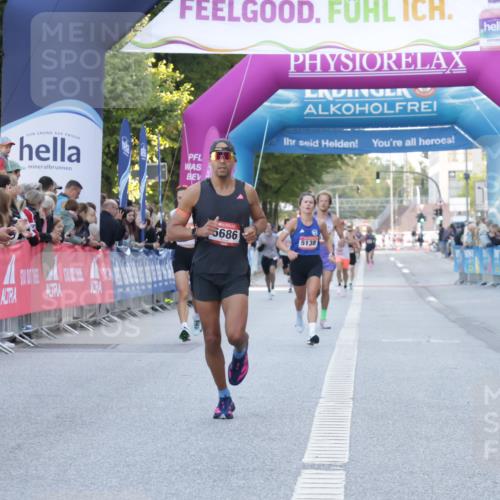 06.09.2026 - CURREX Alsterlauf Yannick Fuchs http://msf.ph/oto/10132537 06.09.2026 09:40:30 Ziel 3990, 5686, 5852 meine-sportfotos.de