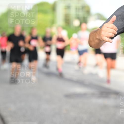 06.09.2026 - CURREX Alsterlauf Dr. Thomas Lammeyer http://msf.ph/oto/10132608 06.09.2026 09:56:51 Laufen  meine-sportfotos.de
