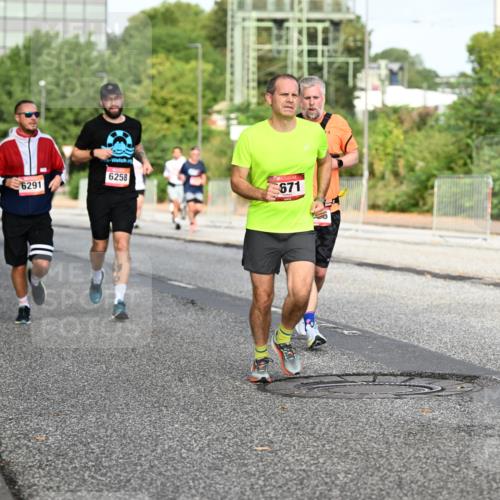 06.09.2026 - CURREX Alsterlauf Dr. Thomas Lammeyer http://msf.ph/oto/10132695 06.09.2026 09:56:59 Laufen 6258, 6291, 671 meine-sportfotos.de