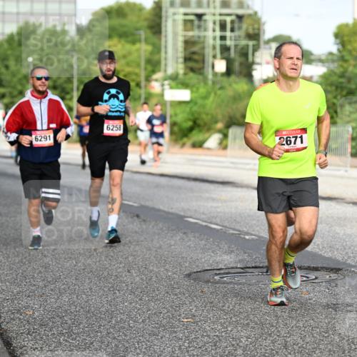 06.09.2026 - CURREX Alsterlauf Dr. Thomas Lammeyer http://msf.ph/oto/10132704 06.09.2026 09:57:00 Laufen 6258, 6291, 2671 meine-sportfotos.de