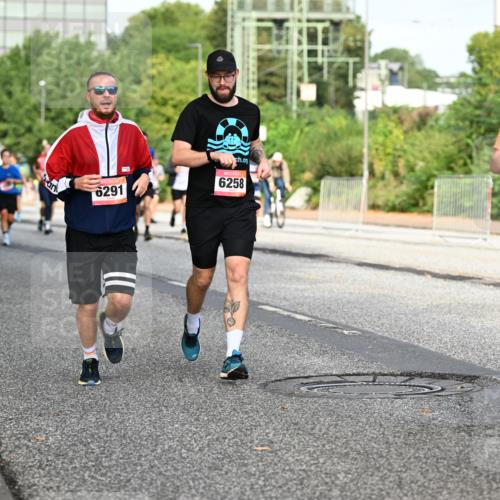 06.09.2026 - CURREX Alsterlauf Dr. Thomas Lammeyer http://msf.ph/oto/10132710 06.09.2026 09:57:01 Laufen 6291, 6258, 97 meine-sportfotos.de
