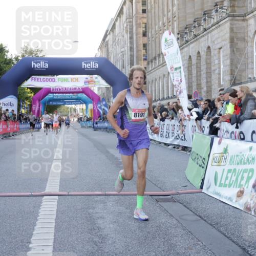 06.09.2026 - CURREX Alsterlauf Yannick Fuchs http://msf.ph/oto/10132725 06.09.2026 09:40:38 Ziel 2131, 5138, 5686, 8191 meine-sportfotos.de