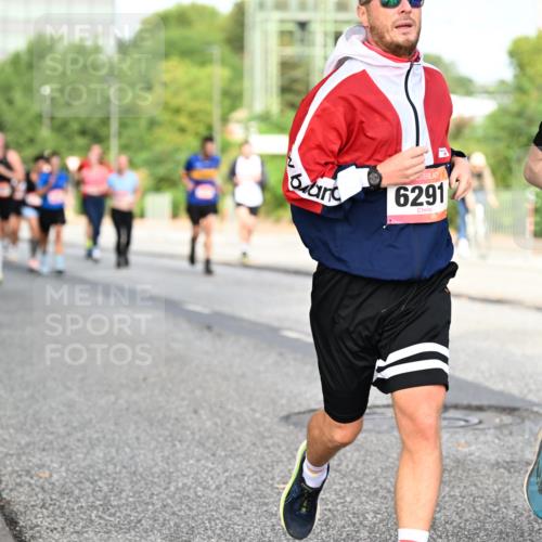 06.09.2026 - CURREX Alsterlauf Dr. Thomas Lammeyer http://msf.ph/oto/10132728 06.09.2026 09:57:02 Laufen 6291, 6258 meine-sportfotos.de