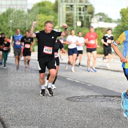 06.09.2026 - CURREX Alsterlauf Dr. Thomas Lammeyer http://msf.ph/oto/10132902 06.09.2026 09:57:20 Laufen 4429, 5785 meine-sportfotos.de