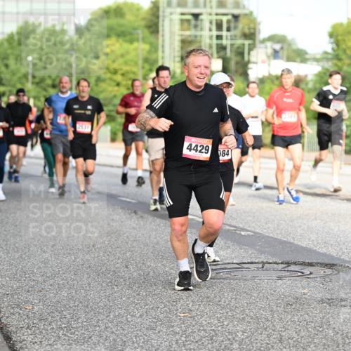 06.09.2026 - CURREX Alsterlauf Dr. Thomas Lammeyer http://msf.ph/oto/10132909 06.09.2026 09:57:20 Laufen 2387, 2531, 4429, 084 meine-sportfotos.de
