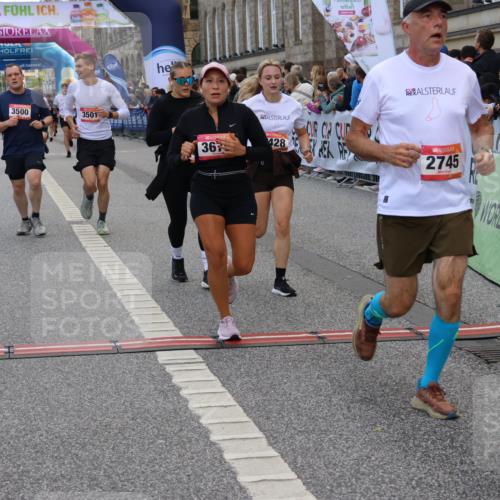 06.09.2026 - CURREX Alsterlauf Strokosch-Dieckow http://msf.ph/oto/10132953 06.09.2026 10:06:48 Ziel 2270, 2428, 2533, 2745, 3142, 3143, 3500, 3501, 3502, 3537, 3675, 3855, 4347, 5143, 5167, 5471, 6275, 6285, 8017 meine-sportfotos.de