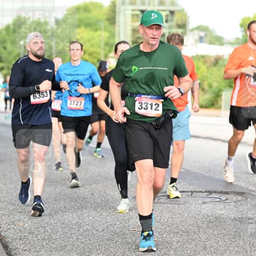 06.09.2026 - CURREX Alsterlauf Dr. Thomas Lammeyer http://msf.ph/oto/10133015 06.09.2026 09:57:30 Laufen 6353, 3727, 3312, 4628 meine-sportfotos.de