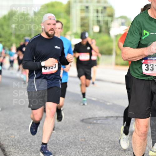 06.09.2026 - CURREX Alsterlauf Dr. Thomas Lammeyer http://msf.ph/oto/10133022 06.09.2026 09:57:31 Laufen 3312 meine-sportfotos.de