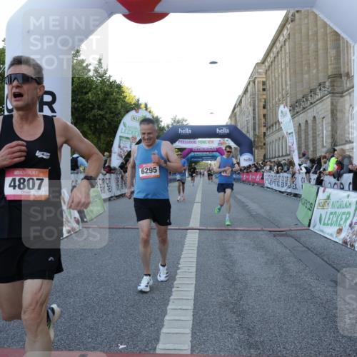 06.09.2026 - CURREX Alsterlauf Yannick Fuchs http://msf.ph/oto/10133081 06.09.2026 09:40:50 Ziel 3786, 4807, 5343, 5768, 5954, 5956, 6129, 6196, 6295 meine-sportfotos.de