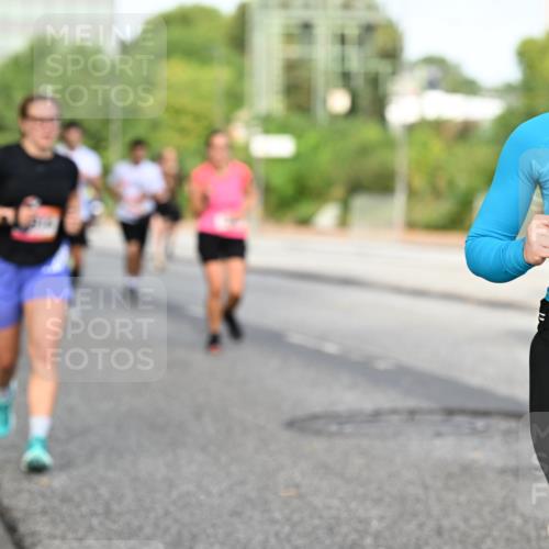 06.09.2026 - CURREX Alsterlauf Dr. Thomas Lammeyer http://msf.ph/oto/10133129 06.09.2026 09:57:42 Laufen 3274 meine-sportfotos.de