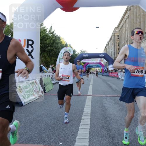06.09.2026 - CURREX Alsterlauf Yannick Fuchs http://msf.ph/oto/10133146 06.09.2026 09:40:52 Ziel 3786, 4657, 4807, 5343, 5383, 5768, 5954, 5956, 6129, 6196, 6295 meine-sportfotos.de