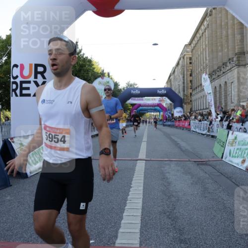 06.09.2026 - CURREX Alsterlauf Yannick Fuchs http://msf.ph/oto/10133174 06.09.2026 09:40:53 Ziel 3786, 4657, 4807, 5343, 5383, 5768, 5954, 6196, 6295 meine-sportfotos.de