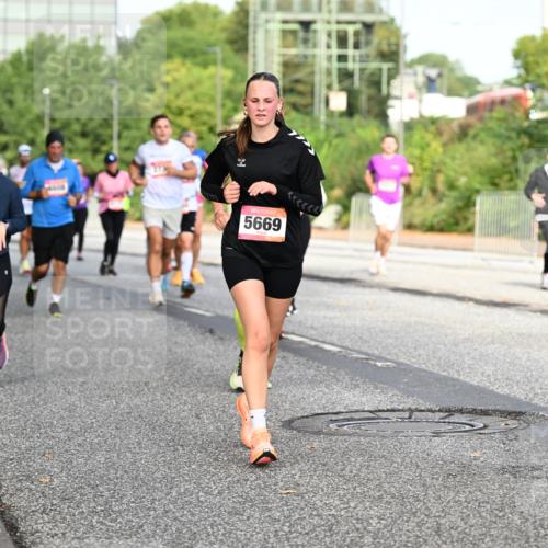 06.09.2026 - CURREX Alsterlauf Dr. Thomas Lammeyer http://msf.ph/oto/10133300 06.09.2026 09:57:59 Laufen 3280, 5669 meine-sportfotos.de