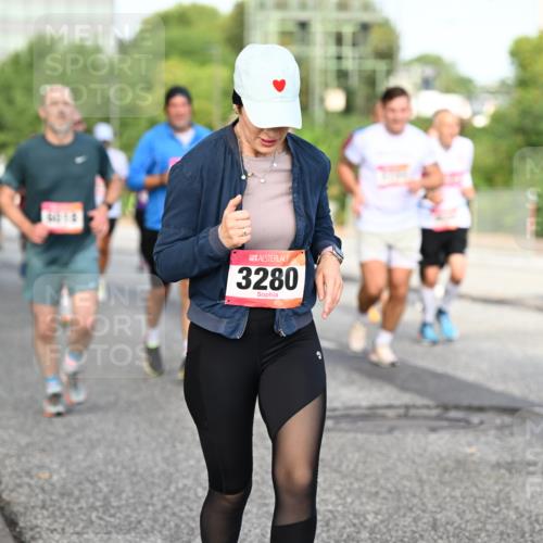 06.09.2026 - CURREX Alsterlauf Dr. Thomas Lammeyer http://msf.ph/oto/10133326 06.09.2026 09:58:02 Laufen 3280 meine-sportfotos.de