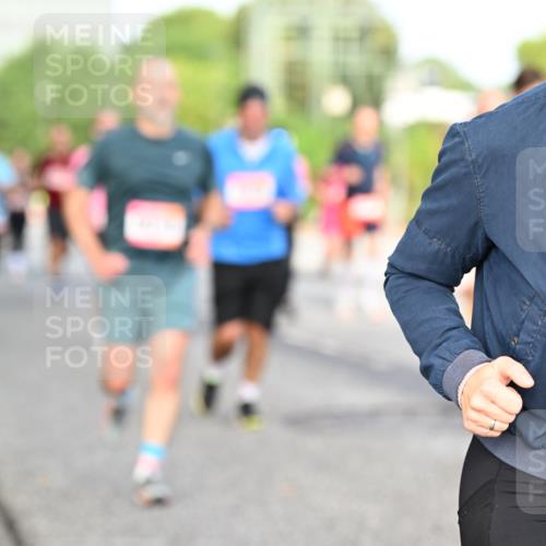 06.09.2026 - CURREX Alsterlauf Dr. Thomas Lammeyer http://msf.ph/oto/10133337 06.09.2026 09:58:03 Laufen 3280 meine-sportfotos.de