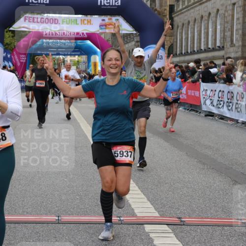 06.09.2026 - CURREX Alsterlauf Strokosch-Dieckow http://msf.ph/oto/10133377 06.09.2026 10:07:05 Ziel 2148, 2355, 2459, 2963, 3103, 3376, 3607, 3656, 4078, 5069, 5073, 5091, 5527, 5792, 5937, 5951, 8276, 8306 meine-sportfotos.de
