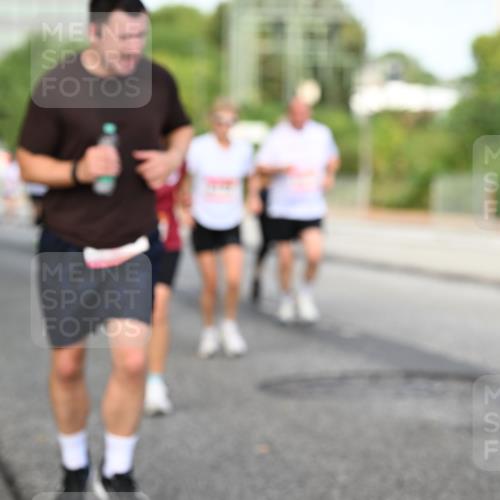 06.09.2026 - CURREX Alsterlauf Dr. Thomas Lammeyer http://msf.ph/oto/10133424 06.09.2026 09:58:11 Laufen  meine-sportfotos.de