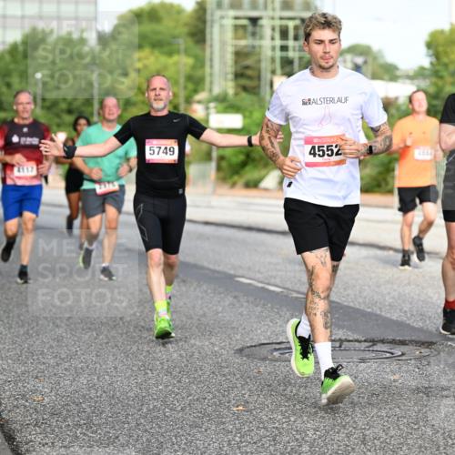 06.09.2026 - CURREX Alsterlauf Dr. Thomas Lammeyer http://msf.ph/oto/10133440 06.09.2026 09:58:18 Laufen 2375, 5749, 4552, 5265 meine-sportfotos.de
