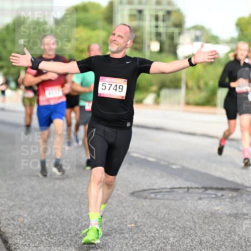 06.09.2026 - CURREX Alsterlauf Dr. Thomas Lammeyer http://msf.ph/oto/10133454 06.09.2026 09:58:19 Laufen 5749 meine-sportfotos.de