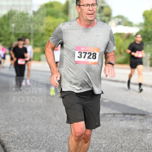 06.09.2026 - CURREX Alsterlauf Dr. Thomas Lammeyer http://msf.ph/oto/10133590 06.09.2026 09:58:32 Laufen 3728 meine-sportfotos.de