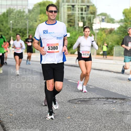 06.09.2026 - CURREX Alsterlauf Dr. Thomas Lammeyer http://msf.ph/oto/10133621 06.09.2026 09:58:35 Laufen 4259, 1, 2023, 5380, 6036 meine-sportfotos.de