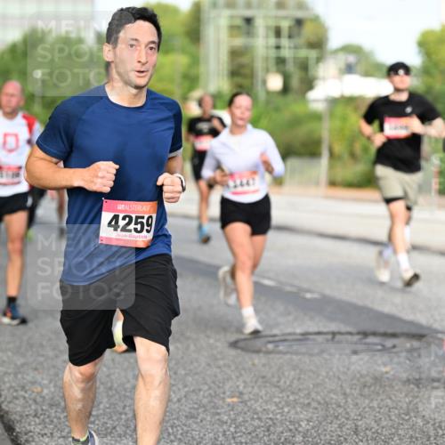 06.09.2026 - CURREX Alsterlauf Dr. Thomas Lammeyer http://msf.ph/oto/10133650 06.09.2026 09:58:38 Laufen 4259 meine-sportfotos.de
