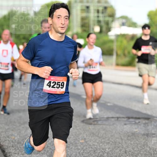 06.09.2026 - CURREX Alsterlauf Dr. Thomas Lammeyer http://msf.ph/oto/10133652 06.09.2026 09:58:38 Laufen 4259, 075 meine-sportfotos.de
