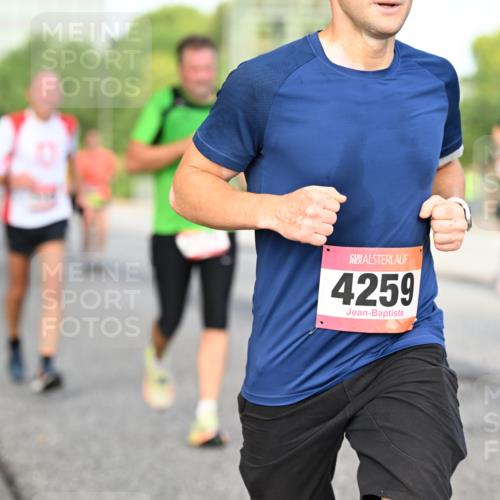 06.09.2026 - CURREX Alsterlauf Dr. Thomas Lammeyer http://msf.ph/oto/10133658 06.09.2026 09:58:39 Laufen 4259 meine-sportfotos.de
