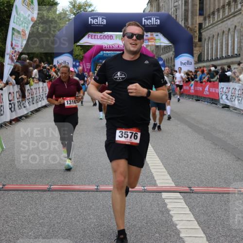06.09.2026 - CURREX Alsterlauf Strokosch-Dieckow http://msf.ph/oto/10133866 06.09.2026 10:07:47 Ziel 1316, 2123, 2430, 2654, 3092, 3576, 3705, 3706, 4419, 4473, 5338, 5860, 6044, 6176, 6223 meine-sportfotos.de
