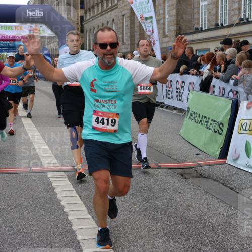 06.09.2026 - CURREX Alsterlauf Strokosch-Dieckow http://msf.ph/oto/10133934 06.09.2026 10:07:51 Ziel 1316, 2123, 2387, 2654, 2933, 3092, 3576, 3705, 3706, 3722, 3723, 3915, 3932, 4419, 4473, 5324, 5338, 5587, 5588, 5791, 5860, 6044, 6176, 6223, 6382 meine-sportfotos.de