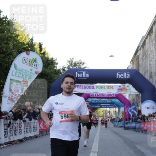06.09.2026 - CURREX Alsterlauf Yannick Fuchs http://msf.ph/oto/10133936 06.09.2026 09:41:39 Ziel 3201, 3779, 4125, 4483, 4515, 5991 meine-sportfotos.de