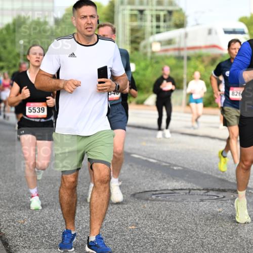 06.09.2026 - CURREX Alsterlauf Dr. Thomas Lammeyer http://msf.ph/oto/10133946 06.09.2026 09:59:05 Laufen 5539, 826, 521 meine-sportfotos.de