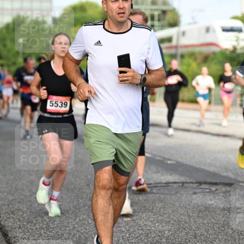06.09.2026 - CURREX Alsterlauf Dr. Thomas Lammeyer http://msf.ph/oto/10133951 06.09.2026 09:59:06 Laufen 5539, 8261 meine-sportfotos.de