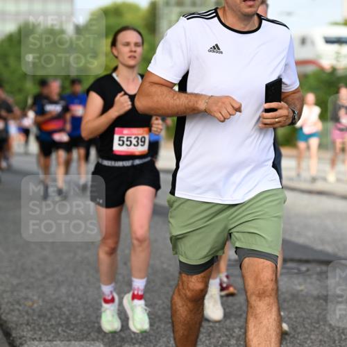 06.09.2026 - CURREX Alsterlauf Dr. Thomas Lammeyer http://msf.ph/oto/10133955 06.09.2026 09:59:06 Laufen 5539 meine-sportfotos.de