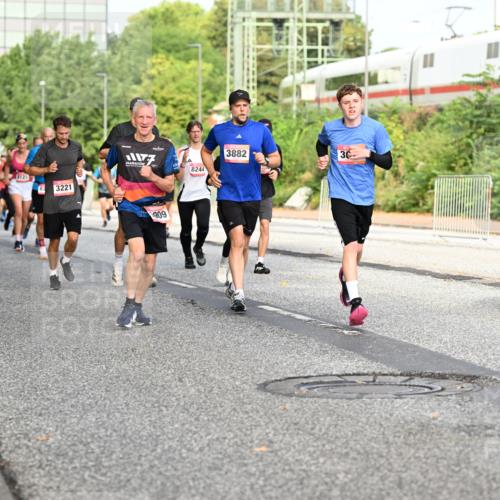 06.09.2026 - CURREX Alsterlauf Dr. Thomas Lammeyer http://msf.ph/oto/10133975 06.09.2026 09:59:08 Laufen 6383, 8121, 3221, 1177, 8244, 909, 3882, 36, 4550, 5693 meine-sportfotos.de