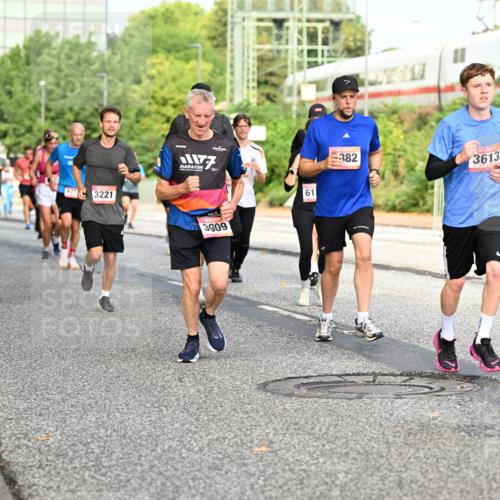 06.09.2026 - CURREX Alsterlauf Dr. Thomas Lammeyer http://msf.ph/oto/10133985 06.09.2026 09:59:09 Laufen 3242, 6383, 621, 3221, 3909, 611, 382, 3613 meine-sportfotos.de