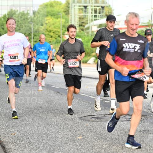 06.09.2026 - CURREX Alsterlauf Dr. Thomas Lammeyer http://msf.ph/oto/10134006 06.09.2026 09:59:11 Laufen 6383, 6219, 3221, 09, 6120 meine-sportfotos.de