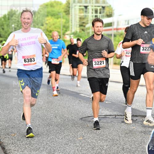 06.09.2026 - CURREX Alsterlauf Dr. Thomas Lammeyer http://msf.ph/oto/10134014 06.09.2026 09:59:11 Laufen 6383, 6219, 3221, 824, 3222 meine-sportfotos.de