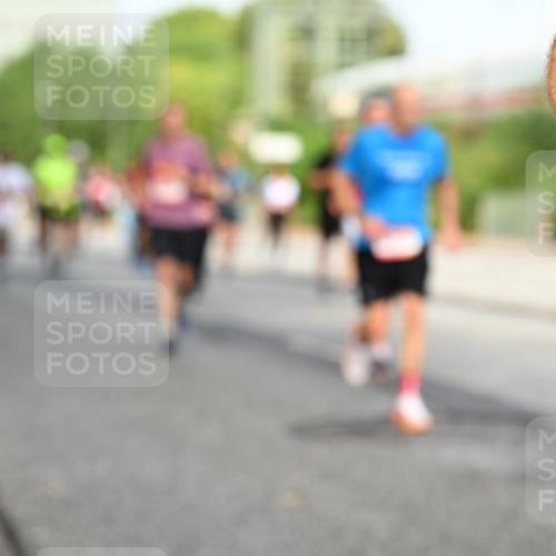 06.09.2026 - CURREX Alsterlauf Dr. Thomas Lammeyer http://msf.ph/oto/10134037 06.09.2026 09:59:13 Laufen  meine-sportfotos.de