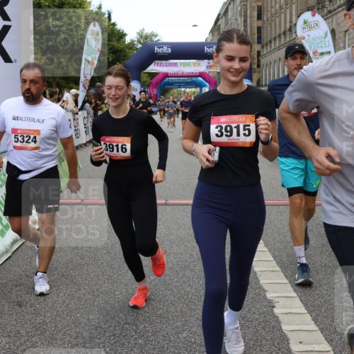 06.09.2026 - CURREX Alsterlauf Strokosch-Dieckow http://msf.ph/oto/10134072 06.09.2026 10:07:59 Ziel 2123, 2387, 2933, 3296, 3666, 3722, 3723, 3757, 3758, 3915, 3916, 3932, 4159, 5256, 5290, 5324, 5587, 5588, 5597, 5791, 6044, 6168, 6382 meine-sportfotos.de