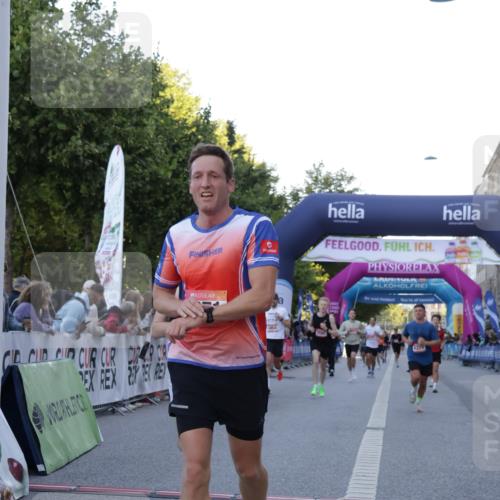 06.09.2026 - CURREX Alsterlauf Yannick Fuchs http://msf.ph/oto/10134106 06.09.2026 09:41:54 Ziel 2319, 2608, 3592, 4470, 4671, 4854, 6375 meine-sportfotos.de