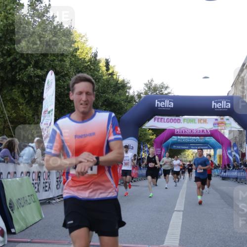 06.09.2026 - CURREX Alsterlauf Yannick Fuchs http://msf.ph/oto/10134115 06.09.2026 09:41:54 Ziel 2319, 2608, 3592, 4470, 4671, 4854, 6375 meine-sportfotos.de