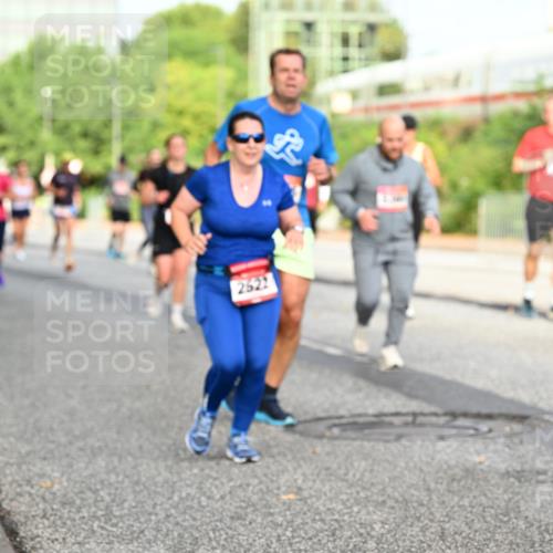 06.09.2026 - CURREX Alsterlauf Dr. Thomas Lammeyer http://msf.ph/oto/10134160 06.09.2026 09:59:23 Laufen 2621, 2010 meine-sportfotos.de