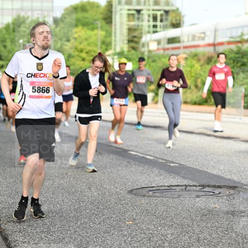 06.09.2026 - CURREX Alsterlauf Dr. Thomas Lammeyer http://msf.ph/oto/10134218 06.09.2026 09:59:28 Laufen 2741, 2, 5866, 5780 meine-sportfotos.de
