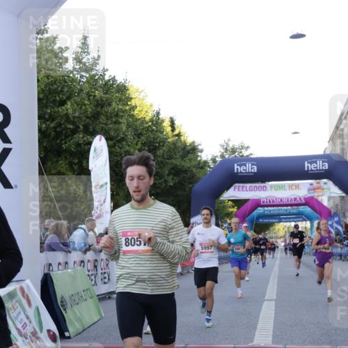 06.09.2026 - CURREX Alsterlauf Yannick Fuchs http://msf.ph/oto/10134219 06.09.2026 09:42:01 Ziel 2606, 2608, 2738, 3592, 3714, 4068, 4470, 4535, 4671, 4854, 4931, 4967, 5124, 5997, 6375, 8057, 8148 meine-sportfotos.de
