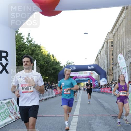 06.09.2026 - CURREX Alsterlauf Yannick Fuchs http://msf.ph/oto/10134267 06.09.2026 09:42:03 Ziel 2606, 2738, 3592, 3714, 4068, 4535, 4854, 4931, 4967, 5112, 5124, 5997, 6375, 8057, 8148 meine-sportfotos.de